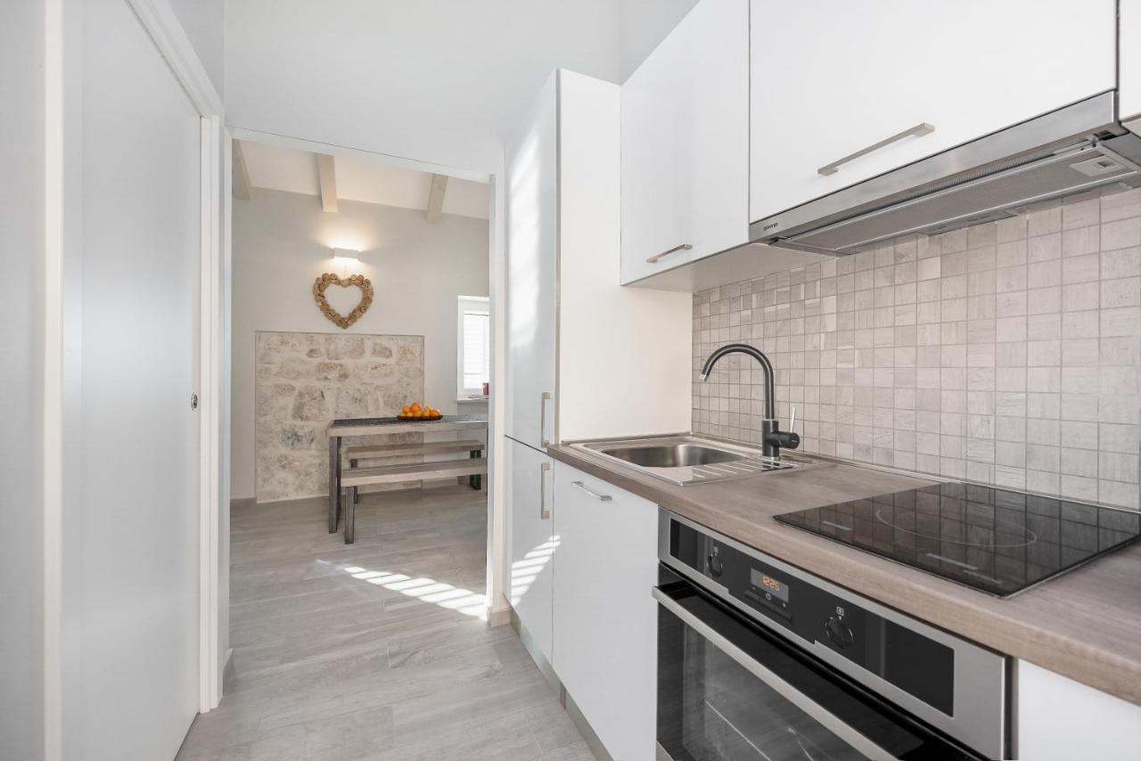 Jully Apartment With Swimming Pool Babino Polje エクステリア 写真